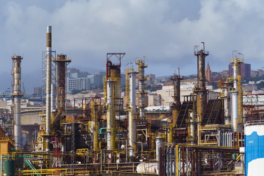 Cede brent 8% y cierra en 101 dólares ante posible acuerdo de paz EUA-Irán