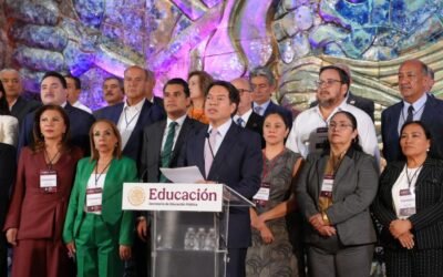 Acuerdan SEP y autoridades educativas estatales mantener el calendario escolar 2025-2026 vigente.