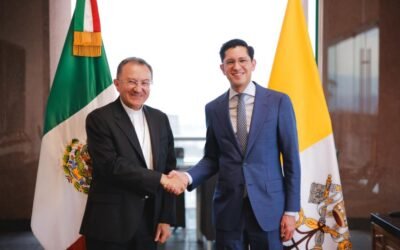 Canciller Roberto Velasco se reúne con el nuncio apostólico Spiteri para fortalecer cooperación con la Santa Sede