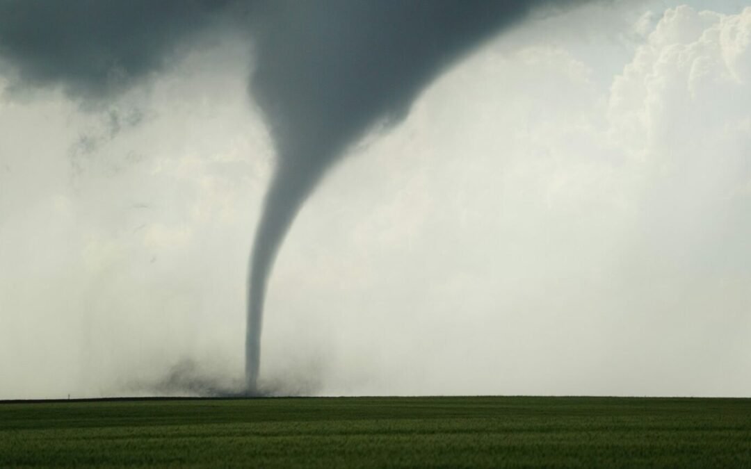 Emiten alerta por la posible formación de un torbellino o tornado en Ciudad Acuña, Coahuila