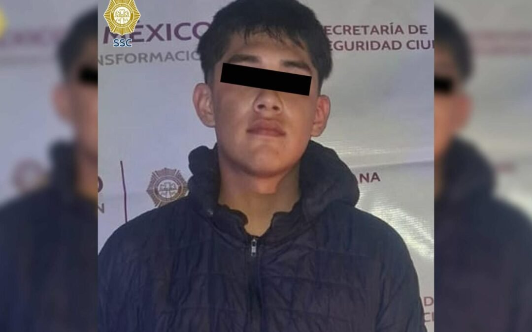 Detienen a motociclista que disparó al aire en Paseo de la Reforma