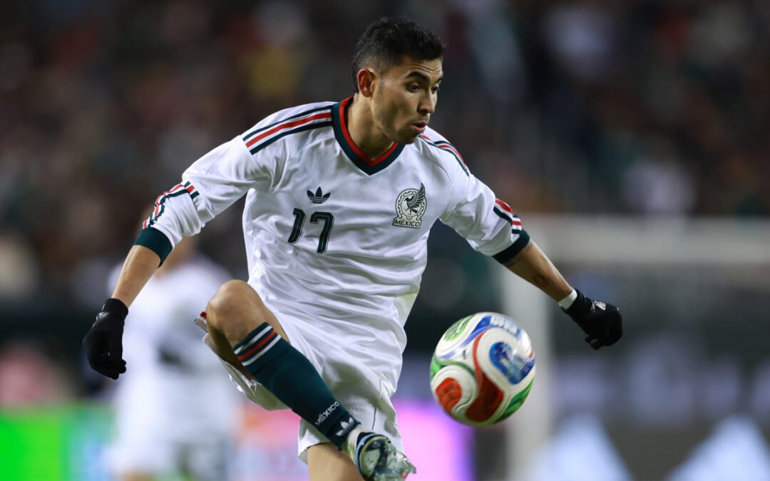 Orbelín Pineda, del AEK Atenas, se une a la Selección Mexicana previo al juego ante Ghana