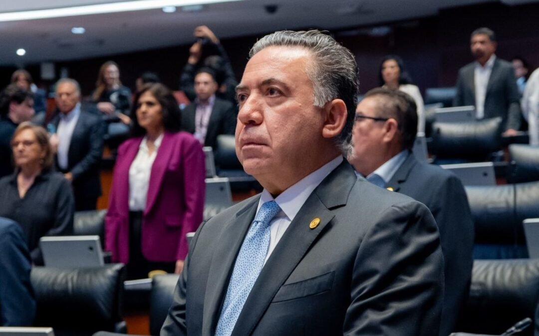 Enrique Inzunza solicita licencia como senador; denuncia “embestida mediática” en su contra