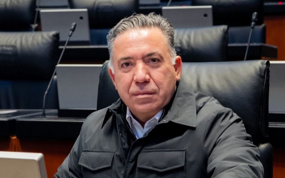 Enrique Inzunza “se reincorpora” al Senado tras solicitar licencia