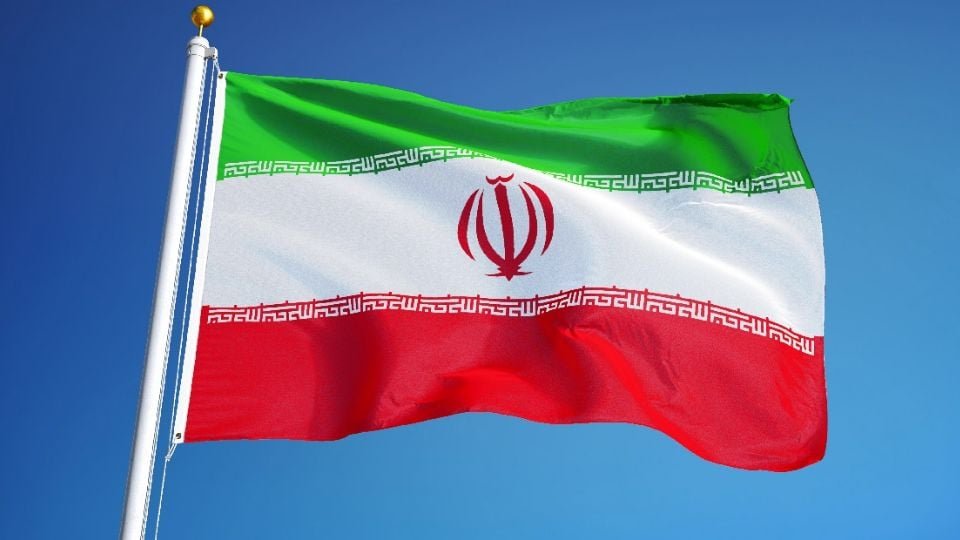 El parlamento de Irán celebra su primera sesión pública en casi tres meses