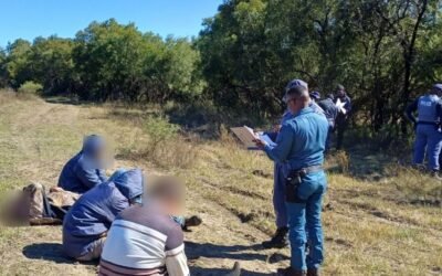 Detienen a cuatro mexicanos en un laboratorio de drogas en Sudáfrica valuado en más de 100 mdp