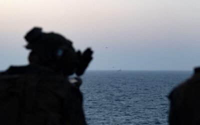 EE.UU. afirma que la tregua con Irán se mantiene en medio de operación “defensiva” en Ormuz