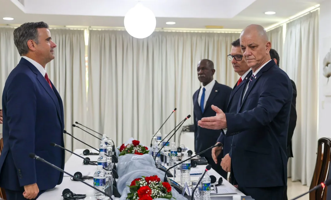 El director de la CIA, John Ratcliffe, se reunió con funcionarios cubanos en La Habana