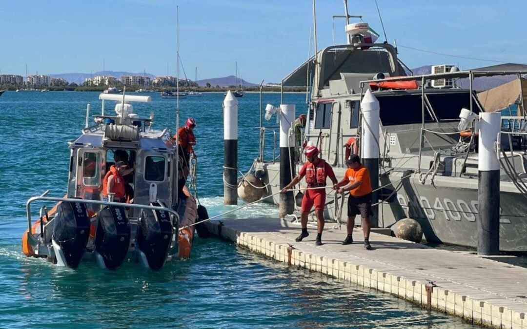 Marina rescata a 11 personas en inmediaciones de Bahía de La Paz, Baja California Sur