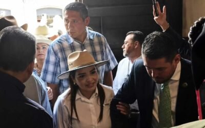 Movimiento del Sombrero irrumpe en sesión del Congreso de Michoacán por reforma electoral