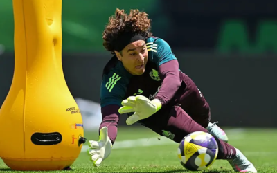 Ochoa pelea por titularidad del Tricolor