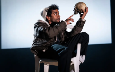 Película de Hamlet con Riz Ahmed estrena versión contemporánea en streaming