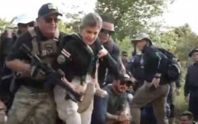 Evacuan a la Presidenta de Costa Rica y a varios Ministros y Legisladores de un evento por una explosión.
