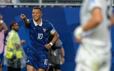 Se luce Mbappé y comanda victoria de Francia ante Irak
