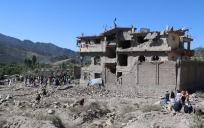 Ataca Pakistán a civiles afganos que fueron a ayudar tras primer bombardeo