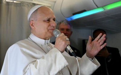 Papa León XIV pide proteger a migrantes y víctimas de abusos