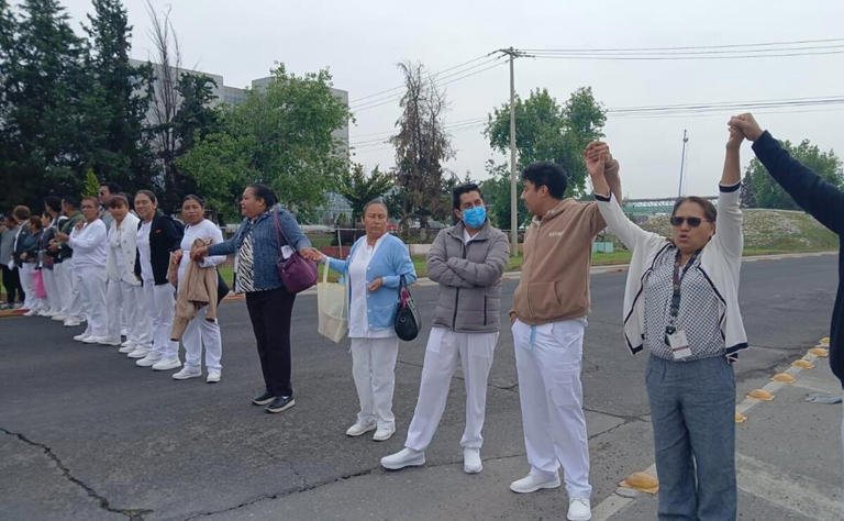 Enfrentamiento entre policías y manifestantes del Sector Salud e Pachuca con saldo de varios heridos y detenidos.