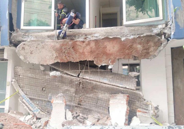 Colapsa balcón en edificio de la colonia Condesa; no se reportan personas lesionadas