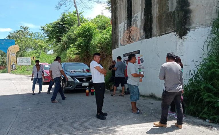 Comuneros de Chimalapa, Oaxaca, impiden asamblea de diputado de Morena