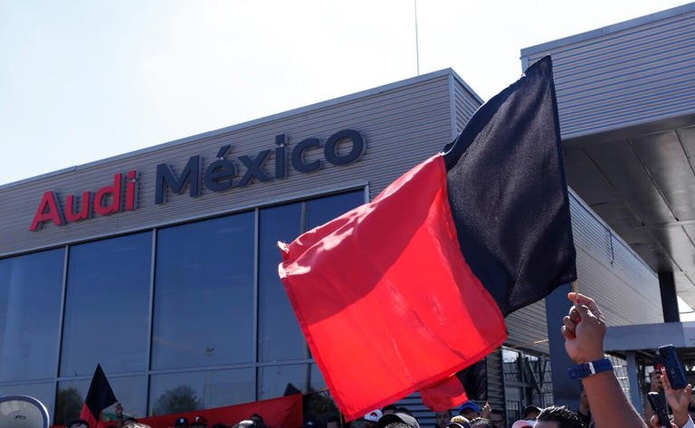 Audi México y sindicato acuerdan aumento salarial; trabajadores logran incremento de 19.5%