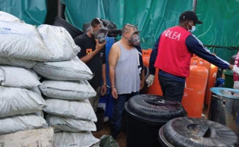 Cae mexicano en Nigeria calificado como experto en metanfetaminas