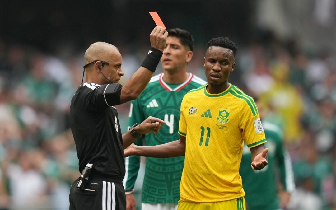 Themba Zwane, sancionado con 3 partidos por juego brusco y grave