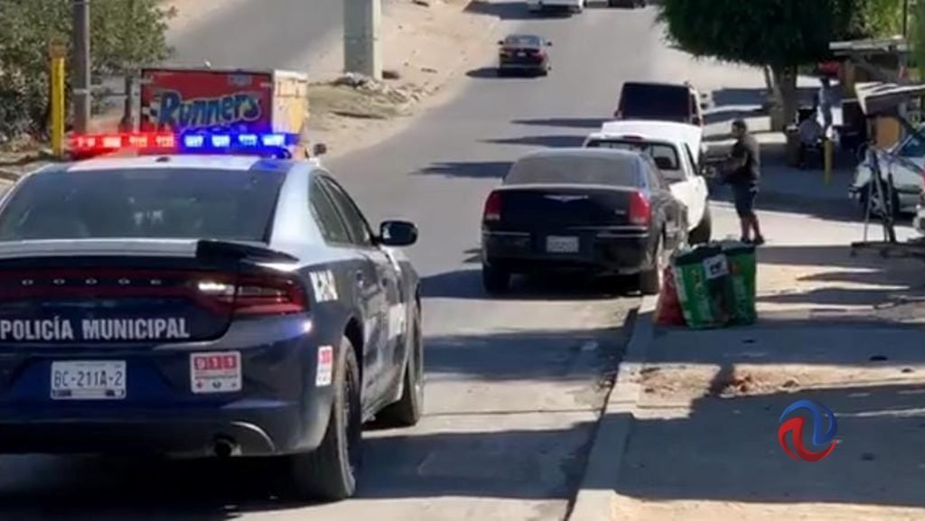 Hallan cadáver dentro de vehículo cerca de sede de entrenamiento de Irán en Tijuana