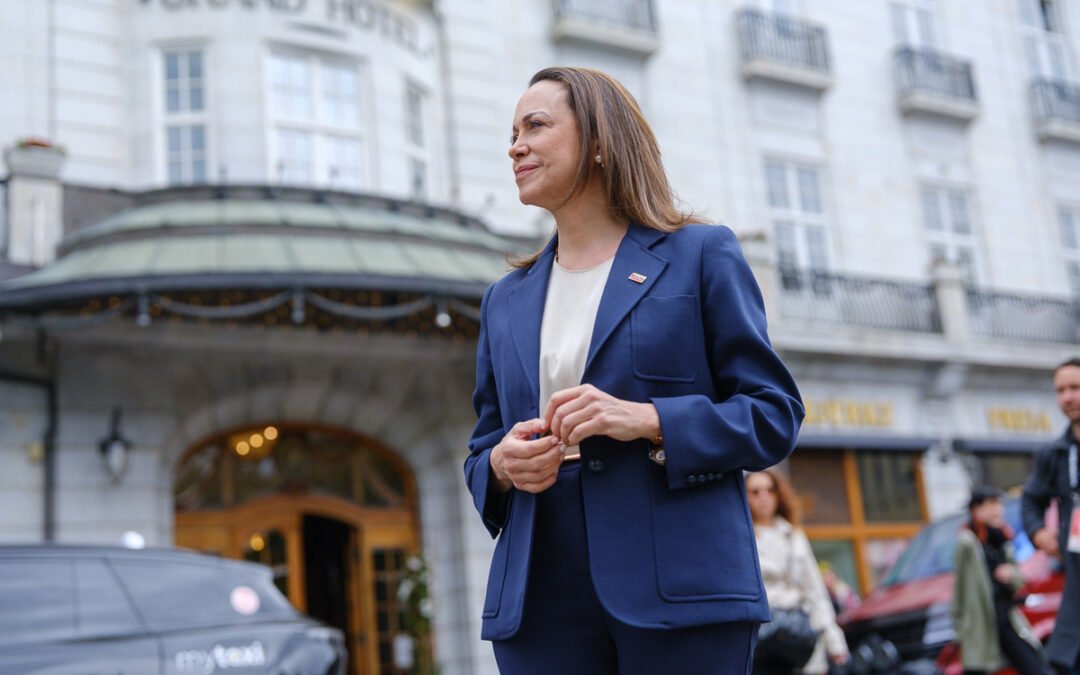 Regresa María Corina Machado a Oslo y asegura que su misión está casi completada