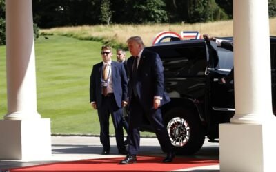 Se salta Macron el programa previsto y no recibe a Trump en persona a su llegada al G7