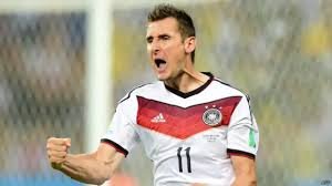 Felicita Klose a Messi tras romper su récord mundialista