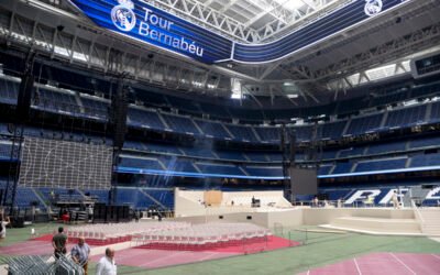 Verán 70 mil fieles y religiosos al Papa en estadio Bernabéu reconvertido en catedral