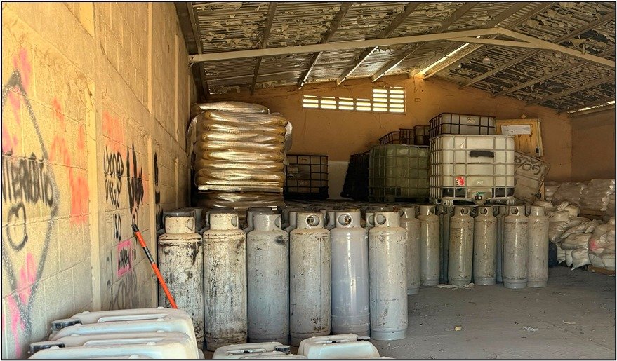 ¡Golpazo al Narco!…pierden $9 mil millones al asegurar 24,400 litros de Metanfetamina Líquida en Los Mochis, Sin. 