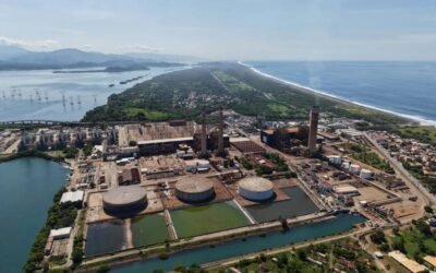 Pemex asegura que derrame en Manzanillo no afectó operaciones de la terminal marítima