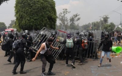 Detienen a 19 durante operativo en el Estadio Ciudad de México; 11 policías resultaron lesionados