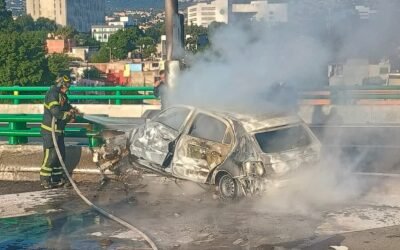 Muere conductor tras choque e incendio en el Segundo Piso del Periférico, en Tlalpan