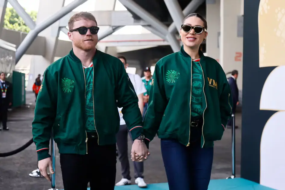 Asiste Canelo Álvarez a inauguración del Mundial en la CDMX