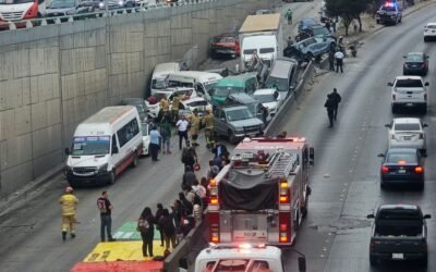 Tráiler provoca carambola de 34 autos en Tijuana; hay múltiples heridos