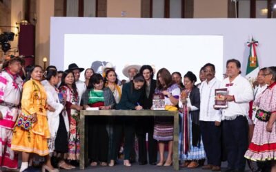 Presentan iniciativa de Ley General de Derechos de los Pueblos Indígenas y Afromexicanos; la firma Sheinbaum