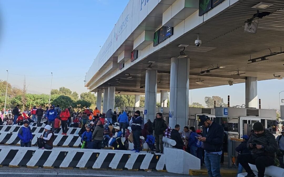 CNTE toma la caseta de Tlalpan; habrá otras dos concentraciones en CDMX