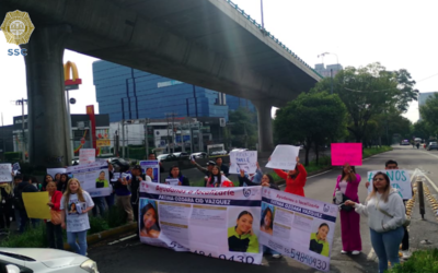 Con bloqueo en el Periférico exigen hallar con vida a Fátima Ozoara, desaparecida tras salir de su trabajo