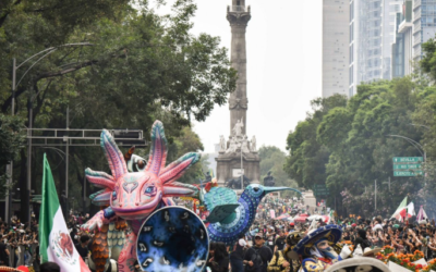 Catrinas, alebrijes y futbol toman Reforma durante el Gran Desfile Mundialista en CDMX