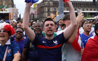 ¡Bonjour, CDMX! Franceses festejan triunfo sobre Senegal en el Zócalo durante el Fan Fest