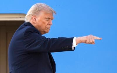 Trump dice que posiblemente renueve el T-MEC; preferiría no tenerlo