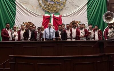 Abren investigación contra el presidente del Congreso de Michoacán por cantar «narcocorrido» en el pleno
