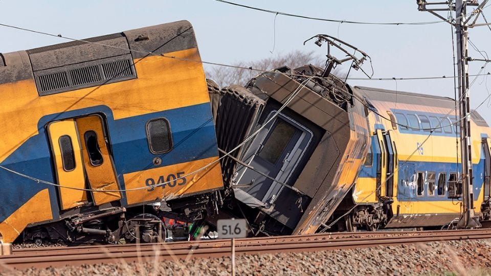 Al menos un muerto y varios heridos deja la colisión de dos trenes en Londres