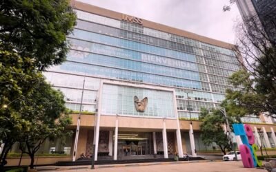 Para «ahorrar aún más» el IMSS reajusta  servicios, traslados y compras.