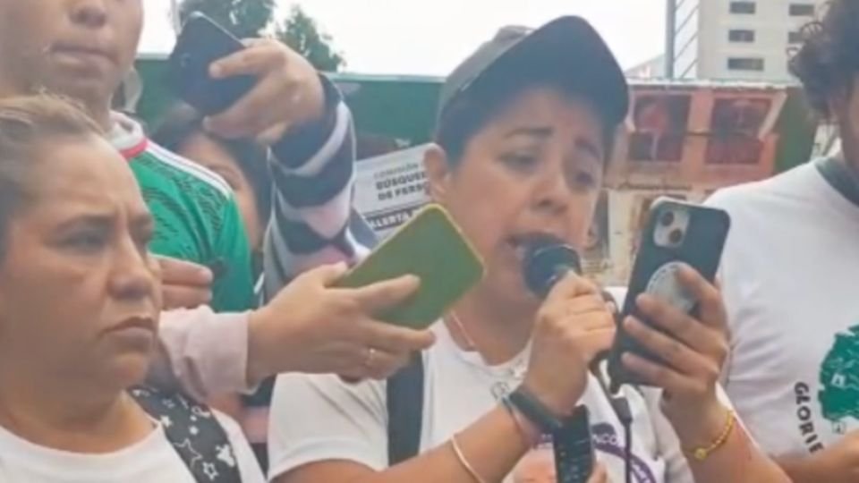 Madres buscadoras denuncian haber sido golpeadas por policías de la CDMX en inmediaciones del estadio Azteca