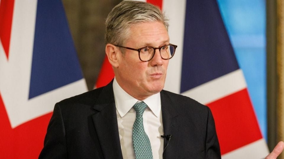 Dimite el secretario de Estado de las Fuerzas Armadas de Inglaterra