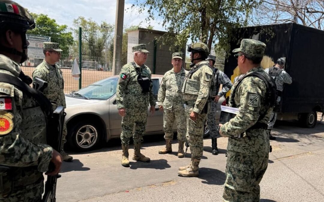 Generales Trevilla y Briseño supervisan labor del Ejército y GN en Culiacán