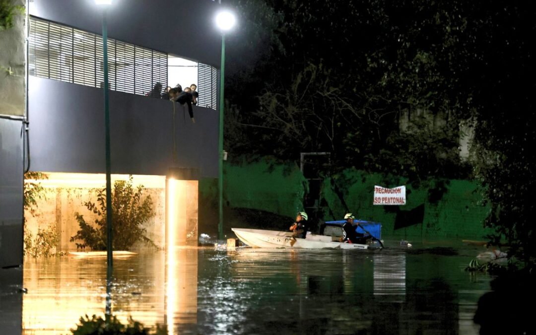 Fuertes lluvias dejan una persona muerta en Huixquilucan